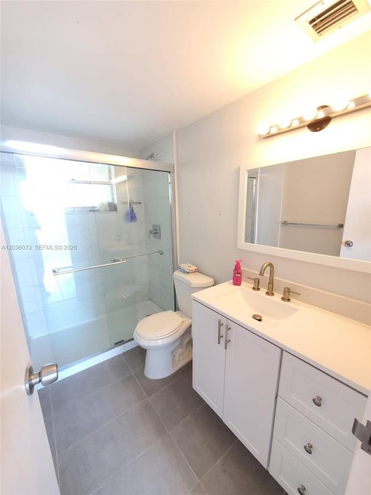 For Sale: $232,000 (1 beds, 1 baths, 799 Square Feet)