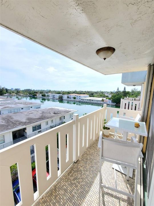 For Sale: $232,000 (1 beds, 1 baths, 799 Square Feet)