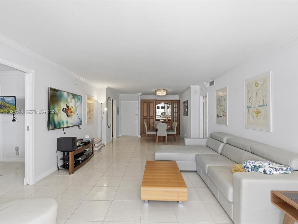 For Sale: $638,000 (2 beds, 2 baths, 1248 Square Feet)