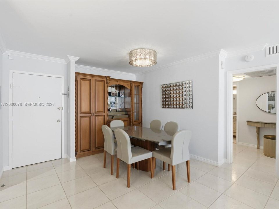 For Sale: $638,000 (2 beds, 2 baths, 1248 Square Feet)