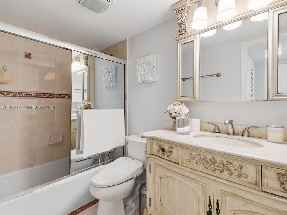 For Sale: $638,000 (2 beds, 2 baths, 1248 Square Feet)