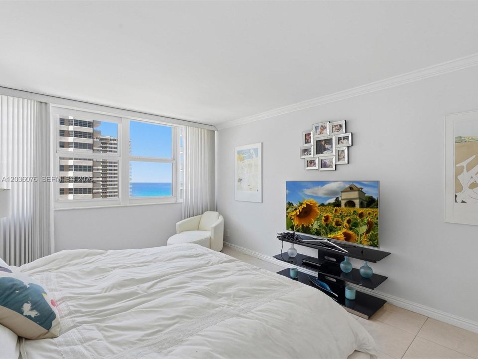 For Sale: $638,000 (2 beds, 2 baths, 1248 Square Feet)