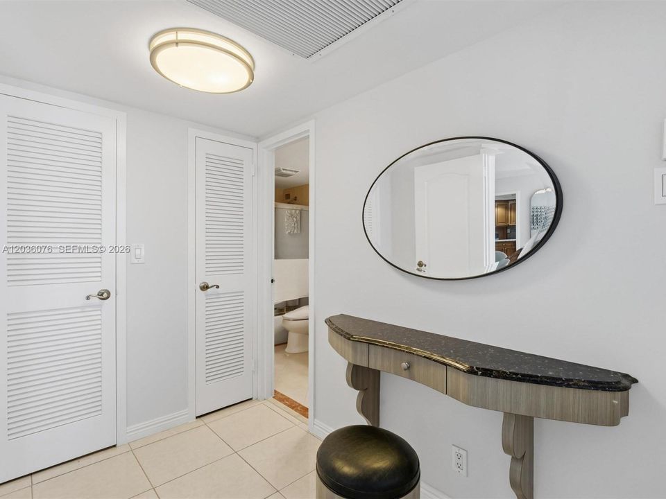 For Sale: $638,000 (2 beds, 2 baths, 1248 Square Feet)