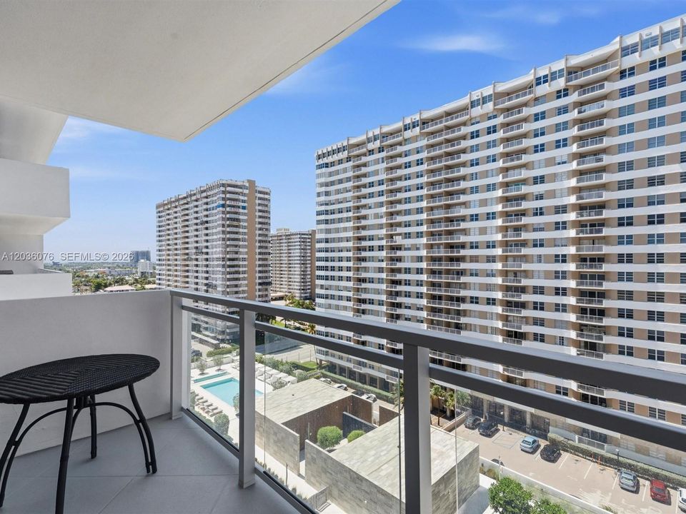 For Sale: $638,000 (2 beds, 2 baths, 1248 Square Feet)