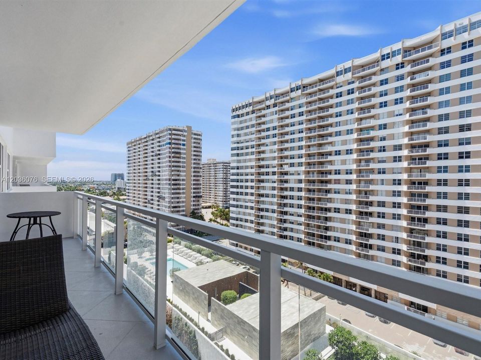 For Sale: $638,000 (2 beds, 2 baths, 1248 Square Feet)