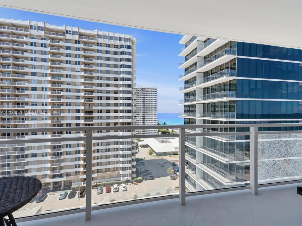 For Sale: $638,000 (2 beds, 2 baths, 1248 Square Feet)