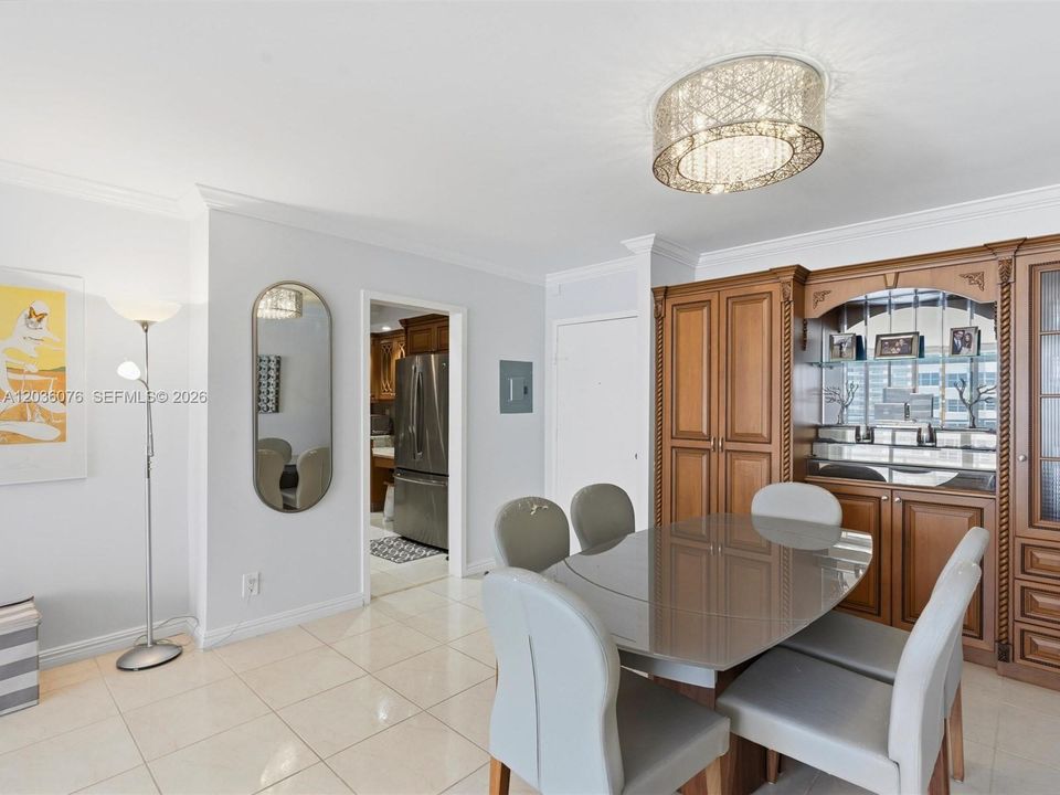 For Sale: $638,000 (2 beds, 2 baths, 1248 Square Feet)