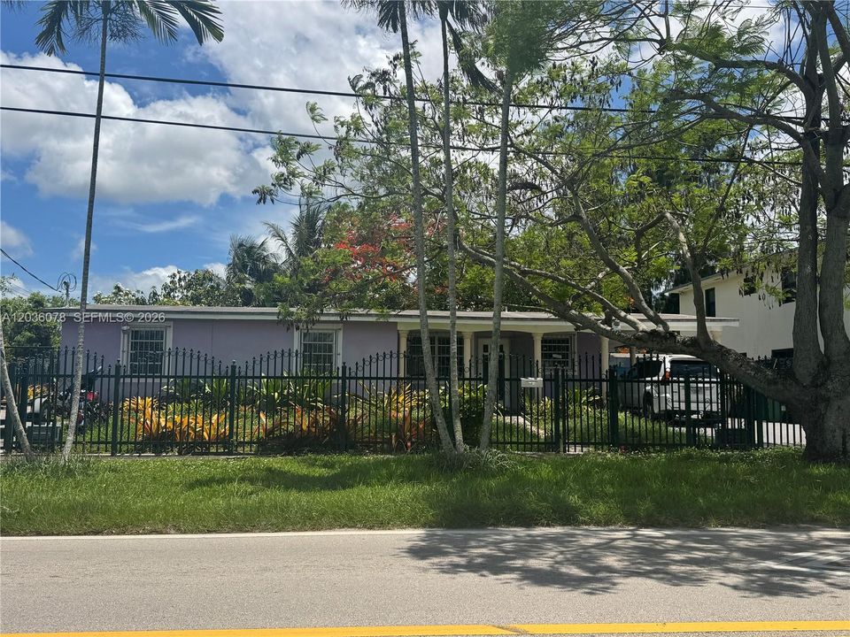 For Sale: $586,500 (3 beds, 1 baths, 1399 Square Feet)