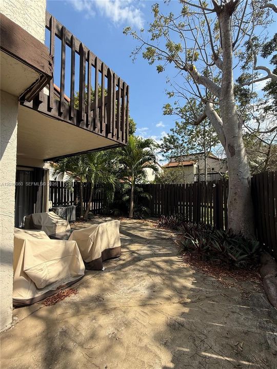 For Sale: $405,000 (2 beds, 1 baths, 1230 Square Feet)