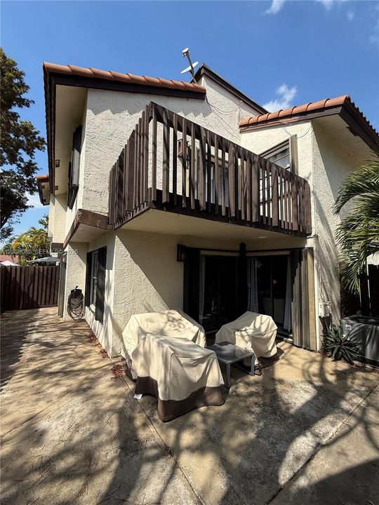 For Sale: $405,000 (2 beds, 1 baths, 1230 Square Feet)