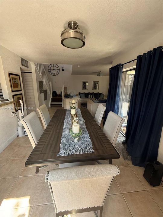 For Sale: $405,000 (2 beds, 1 baths, 1230 Square Feet)