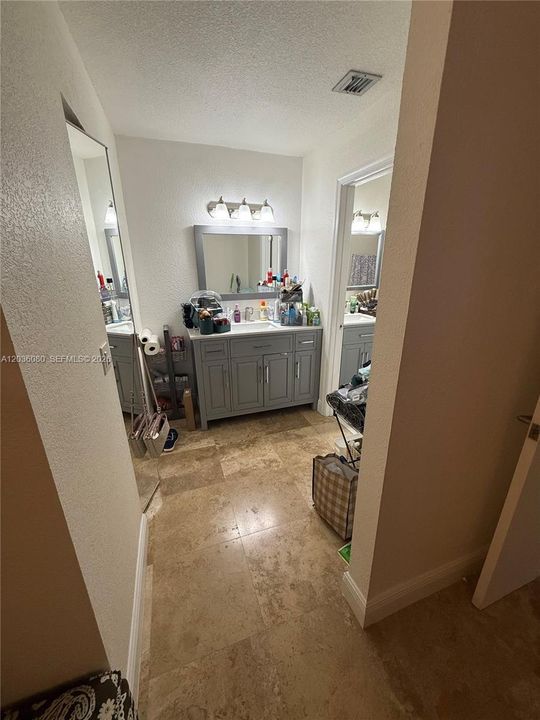 For Sale: $405,000 (2 beds, 1 baths, 1230 Square Feet)