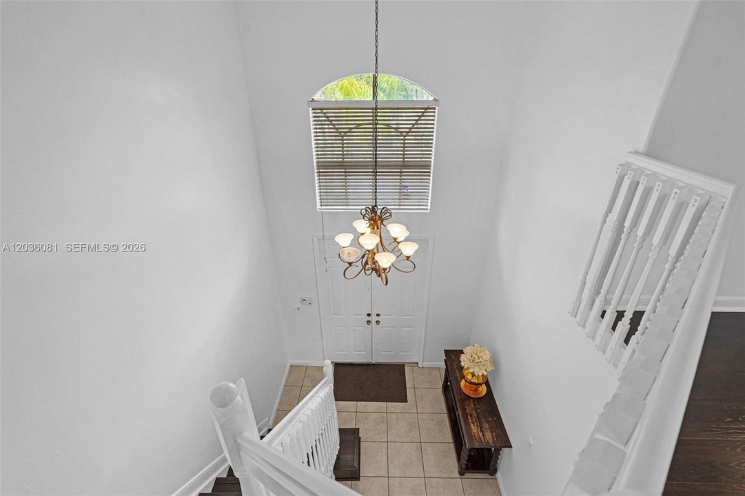 En Venta: $930,000 (4 camas, 2 baños, 2429 Pies cuadrados)