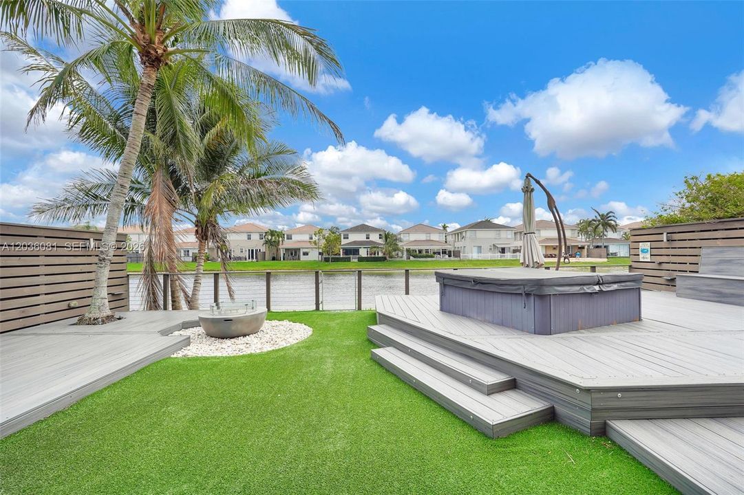 En Venta: $930,000 (4 camas, 2 baños, 2429 Pies cuadrados)
