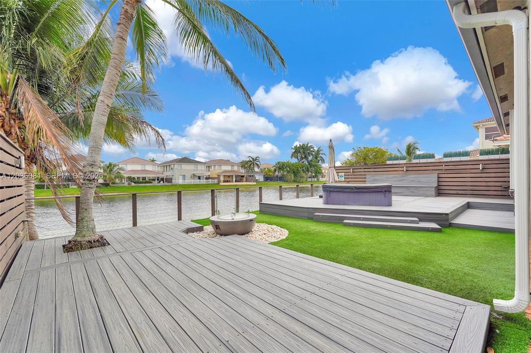 En Venta: $930,000 (4 camas, 2 baños, 2429 Pies cuadrados)