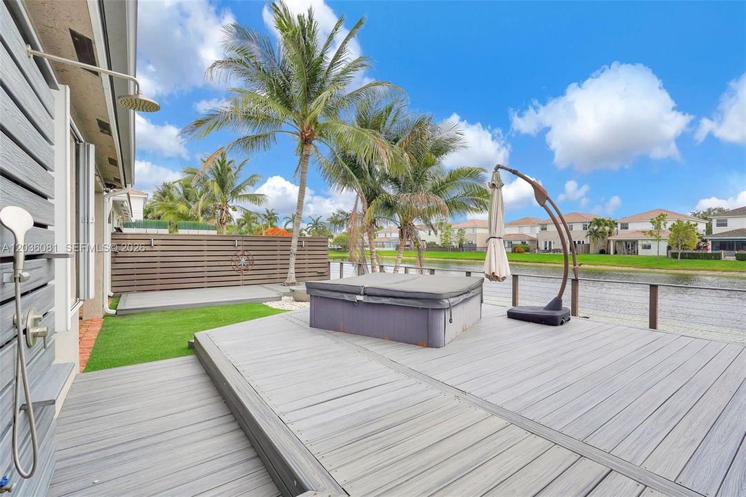 En Venta: $930,000 (4 camas, 2 baños, 2429 Pies cuadrados)