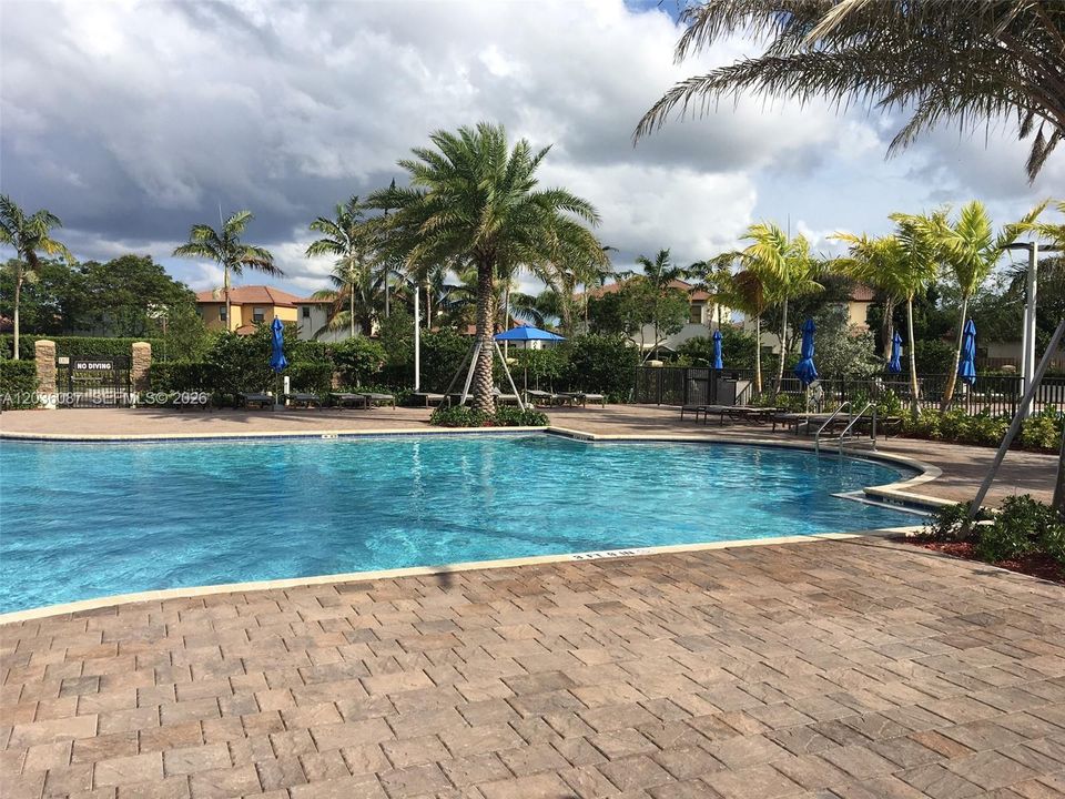 For Sale: $660,000 (5 beds, 3 baths, 3196 Square Feet)