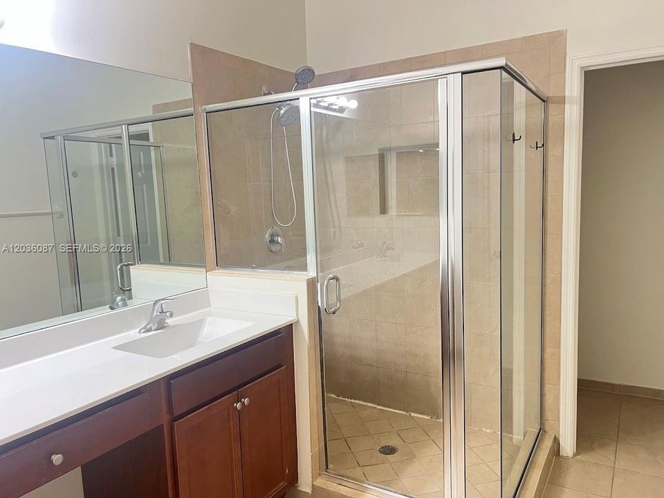 For Sale: $660,000 (5 beds, 3 baths, 3196 Square Feet)