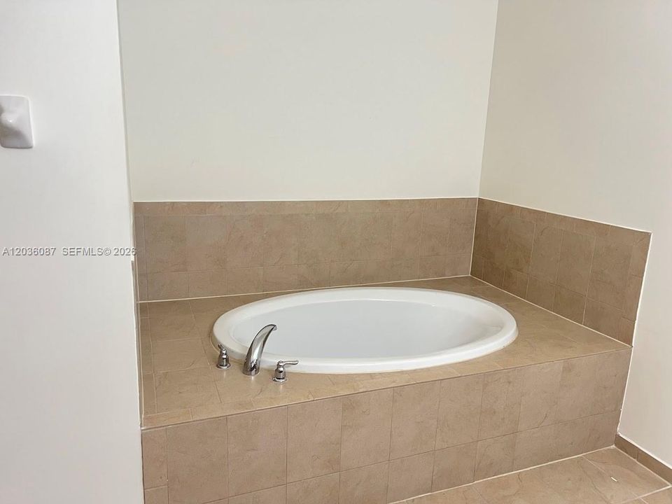 For Sale: $660,000 (5 beds, 3 baths, 3196 Square Feet)