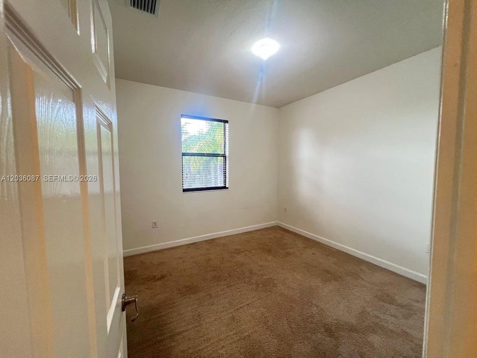 For Sale: $660,000 (5 beds, 3 baths, 3196 Square Feet)