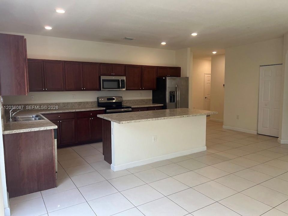 For Sale: $660,000 (5 beds, 3 baths, 3196 Square Feet)