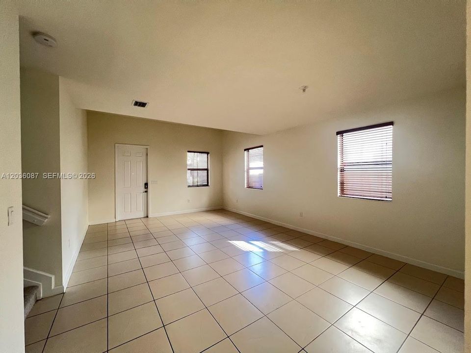 For Sale: $660,000 (5 beds, 3 baths, 3196 Square Feet)