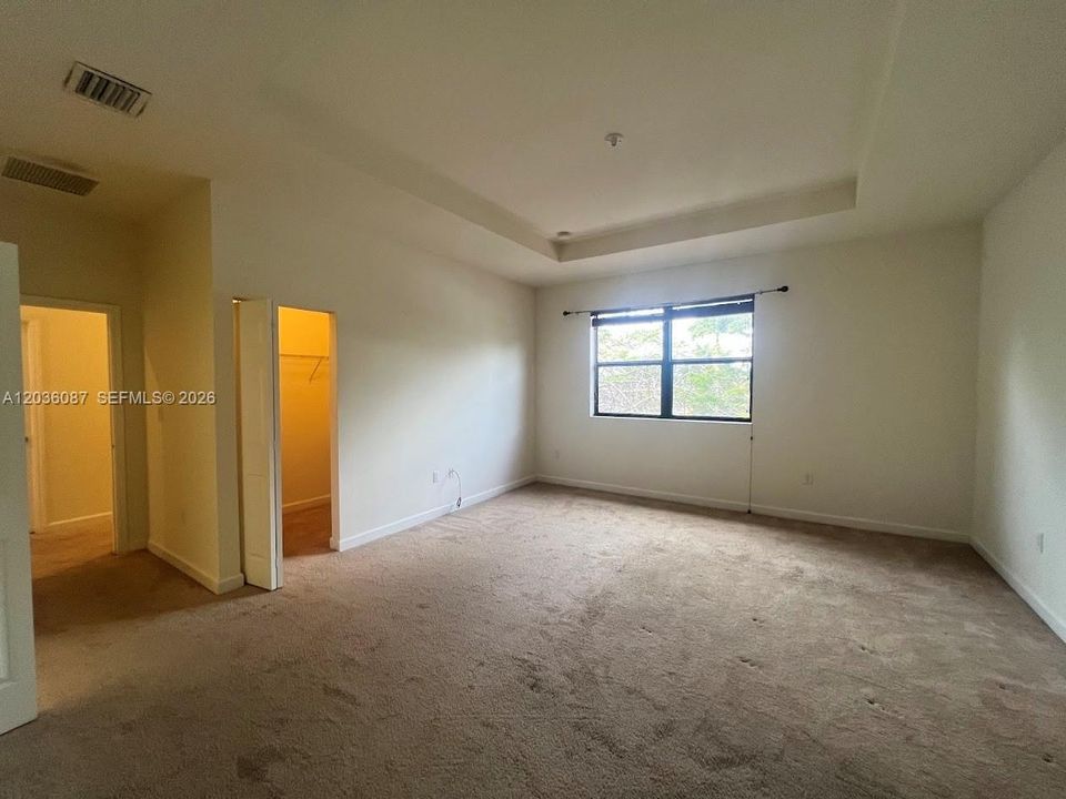 For Sale: $660,000 (5 beds, 3 baths, 3196 Square Feet)