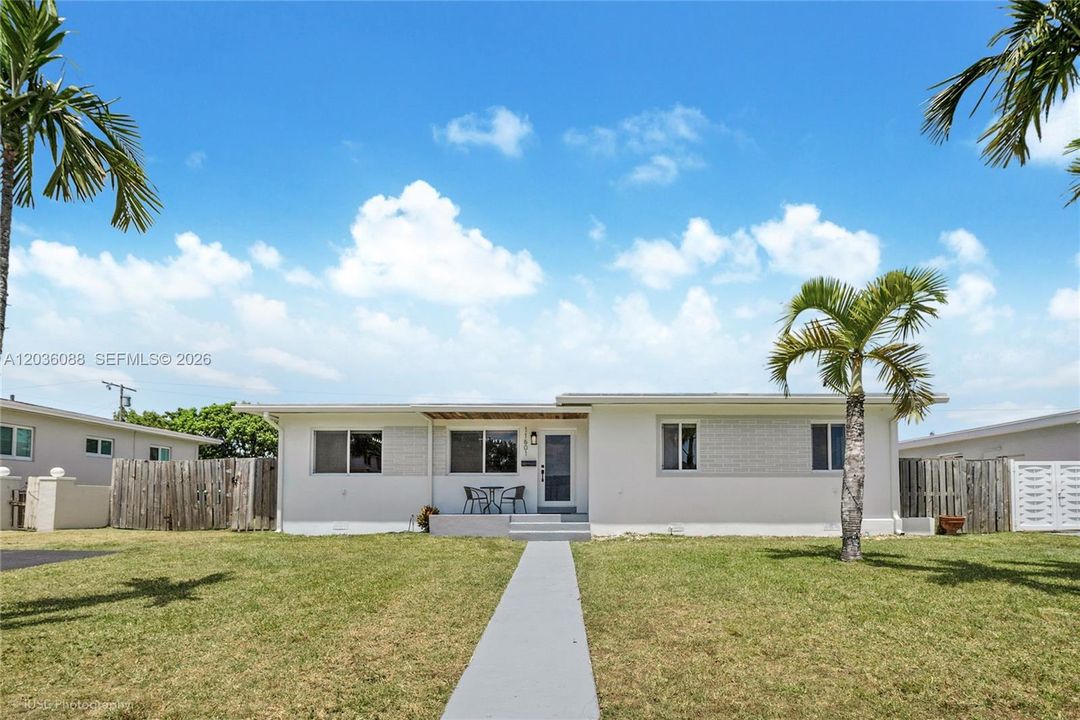 En Venta: $620,000 (4 camas, 3 baños, 1538 Pies cuadrados)