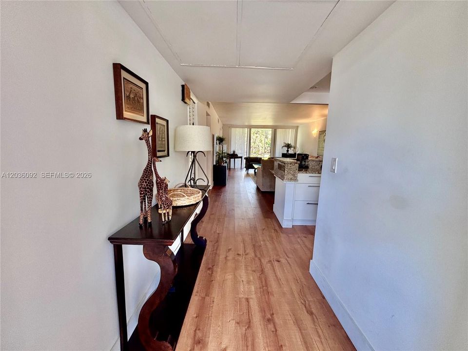 For Sale: $245,000 (2 beds, 2 baths, 1064 Square Feet)