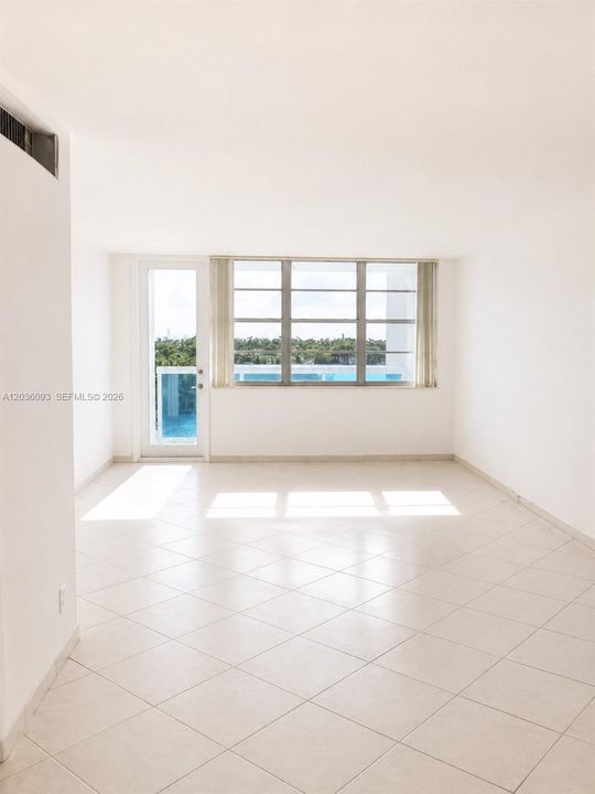 For Sale: $330,000 (2 beds, 2 baths, 1326 Square Feet)