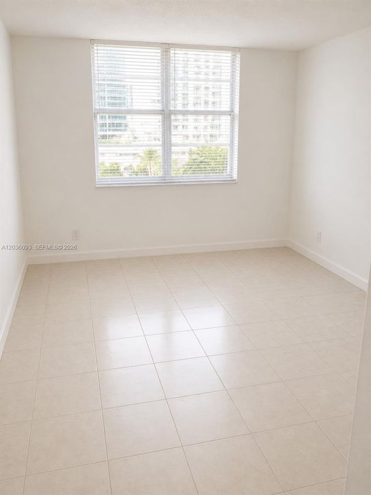 For Sale: $330,000 (2 beds, 2 baths, 1326 Square Feet)