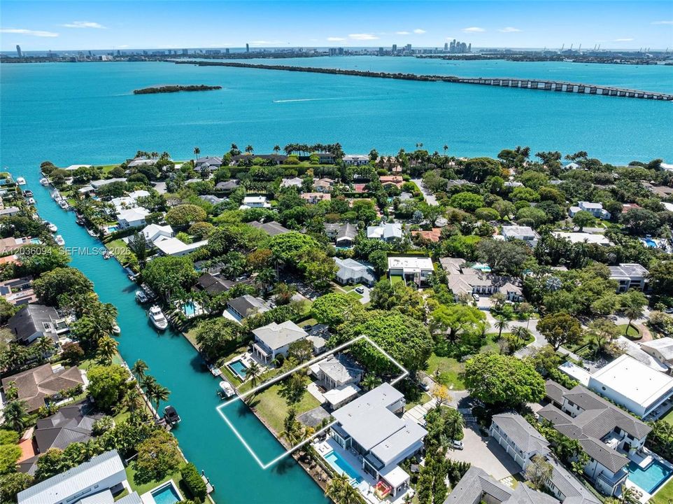 En Venta: $10,900,000 (3 camas, 2 baños, 2322 Pies cuadrados)