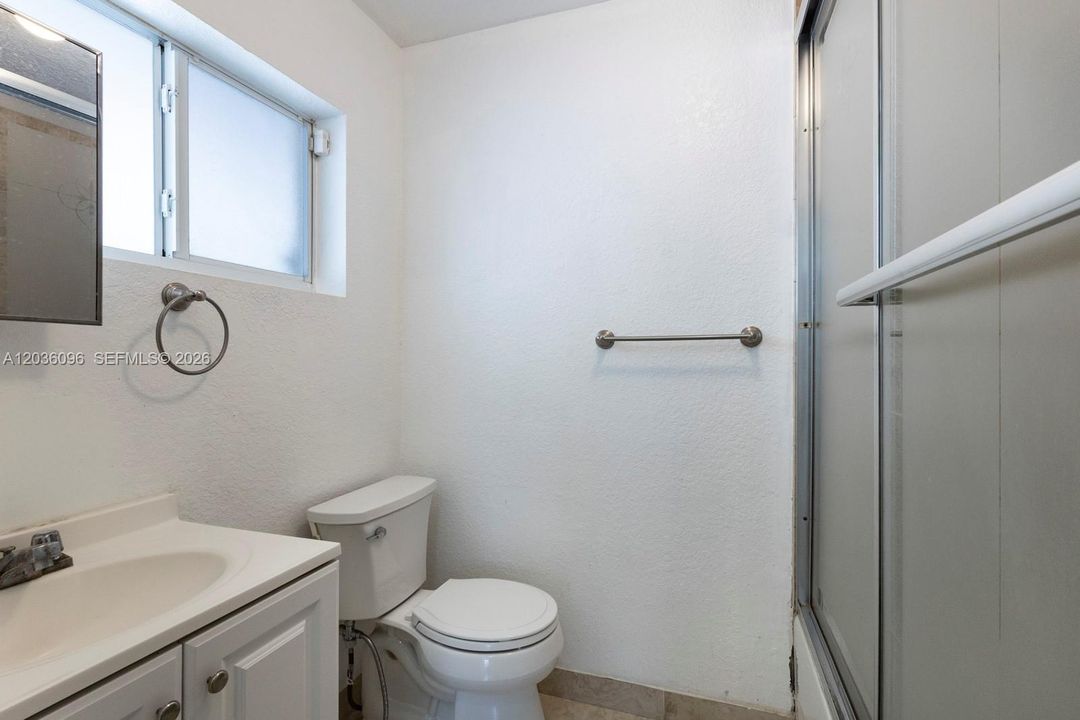 En Venta: $540,000 (4 camas, 2 baños, 1444 Pies cuadrados)