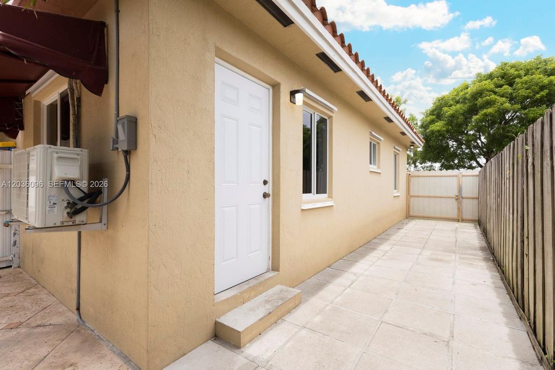 En Venta: $540,000 (4 camas, 2 baños, 1444 Pies cuadrados)