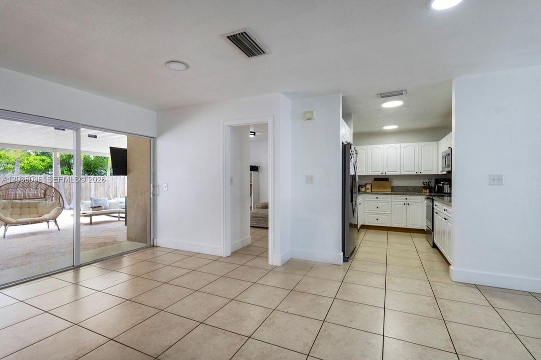 En Venta: $540,000 (4 camas, 2 baños, 1444 Pies cuadrados)