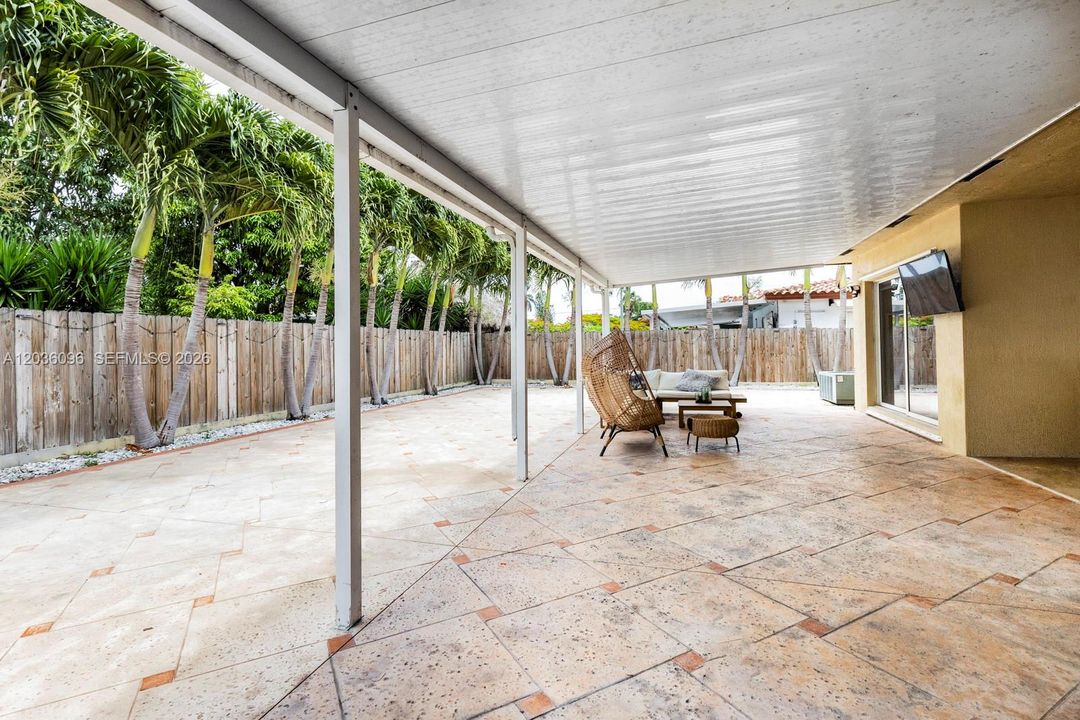 En Venta: $540,000 (4 camas, 2 baños, 1444 Pies cuadrados)