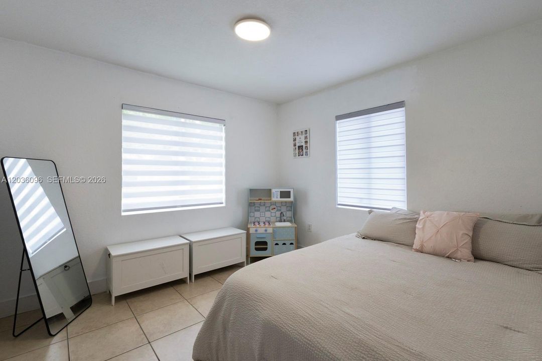 En Venta: $540,000 (4 camas, 2 baños, 1444 Pies cuadrados)