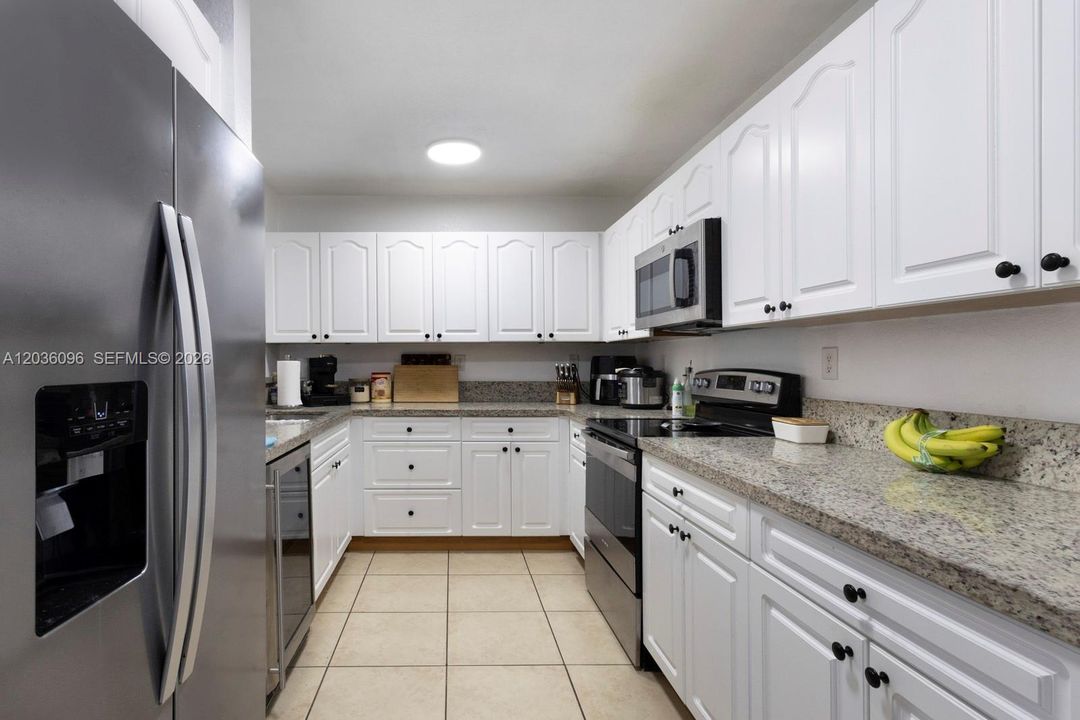 En Venta: $540,000 (4 camas, 2 baños, 1444 Pies cuadrados)