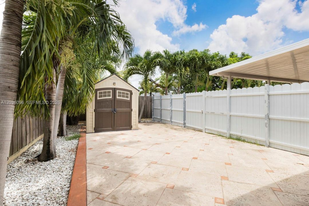 En Venta: $540,000 (4 camas, 2 baños, 1444 Pies cuadrados)