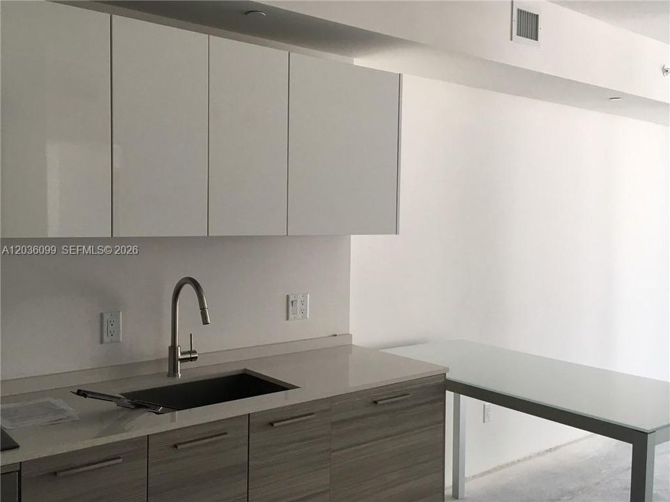 В аренду: $2,950 (1 спален, 1 ванн, 644 Квадратных фут)