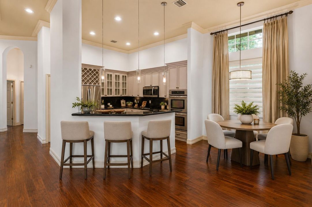 Virtuall staged Kitchen with breakfast n