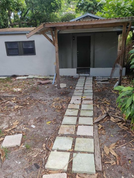 Exterior 4