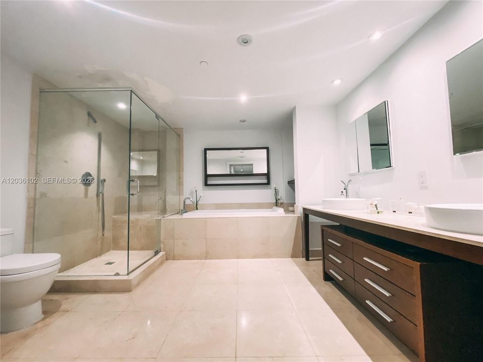 En Venta: $1,800,000 (3 camas, 2 baños, 1977 Pies cuadrados)