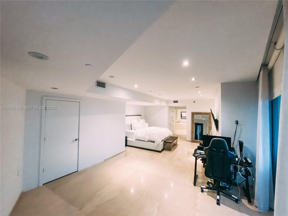 En Venta: $1,800,000 (3 camas, 2 baños, 1977 Pies cuadrados)