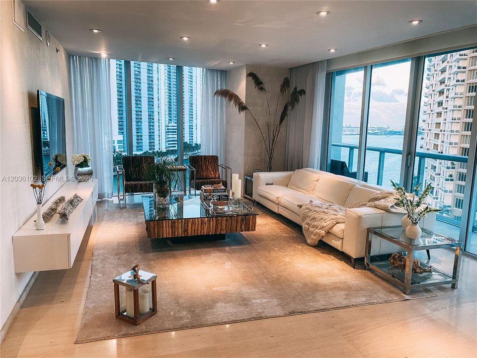 En Venta: $1,800,000 (3 camas, 2 baños, 1977 Pies cuadrados)