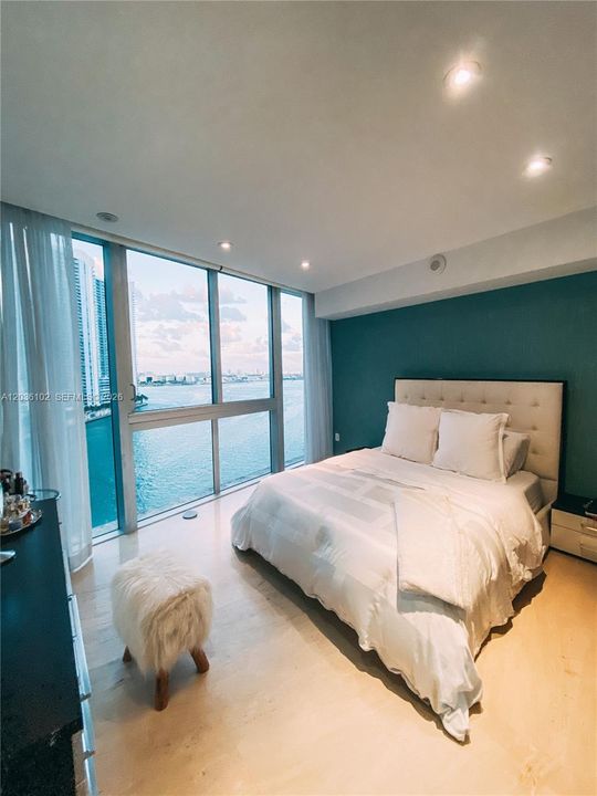 En Venta: $1,800,000 (3 camas, 2 baños, 1977 Pies cuadrados)