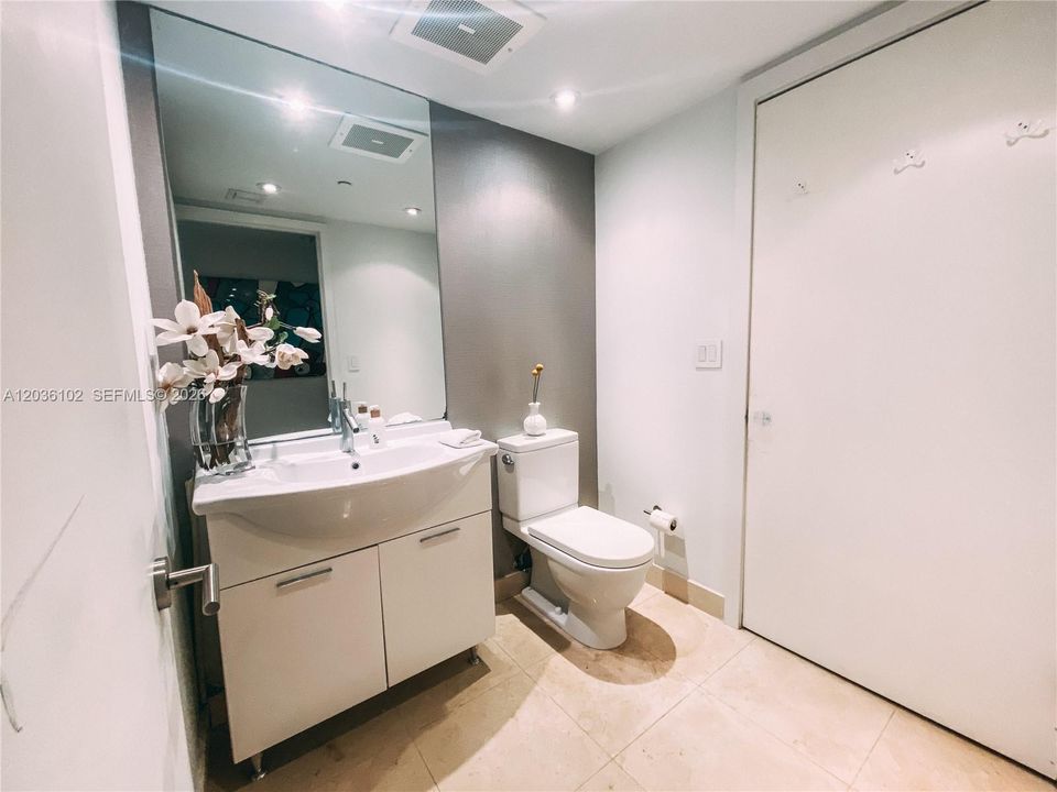 En Venta: $1,800,000 (3 camas, 2 baños, 1977 Pies cuadrados)