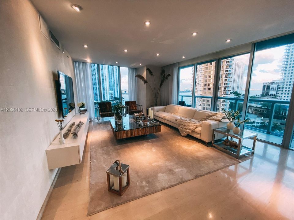 En Venta: $1,800,000 (3 camas, 2 baños, 1977 Pies cuadrados)