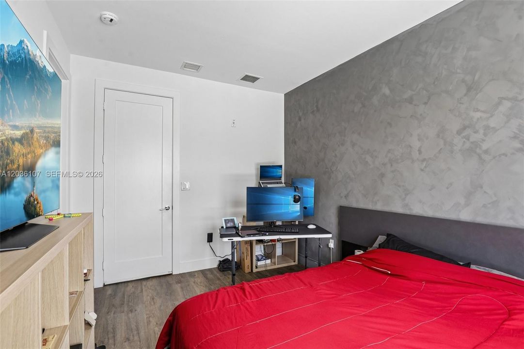 En Venta: $549,900 (3 camas, 2 baños, 1689 Pies cuadrados)
