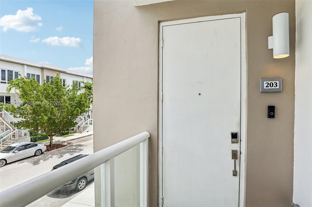 En Venta: $549,900 (3 camas, 2 baños, 1689 Pies cuadrados)